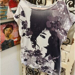 180 WOMEN FACE ART DRESS/SHIRT.